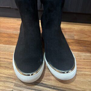 Alfani Wedge Sneaker with Gold Accent Size 8